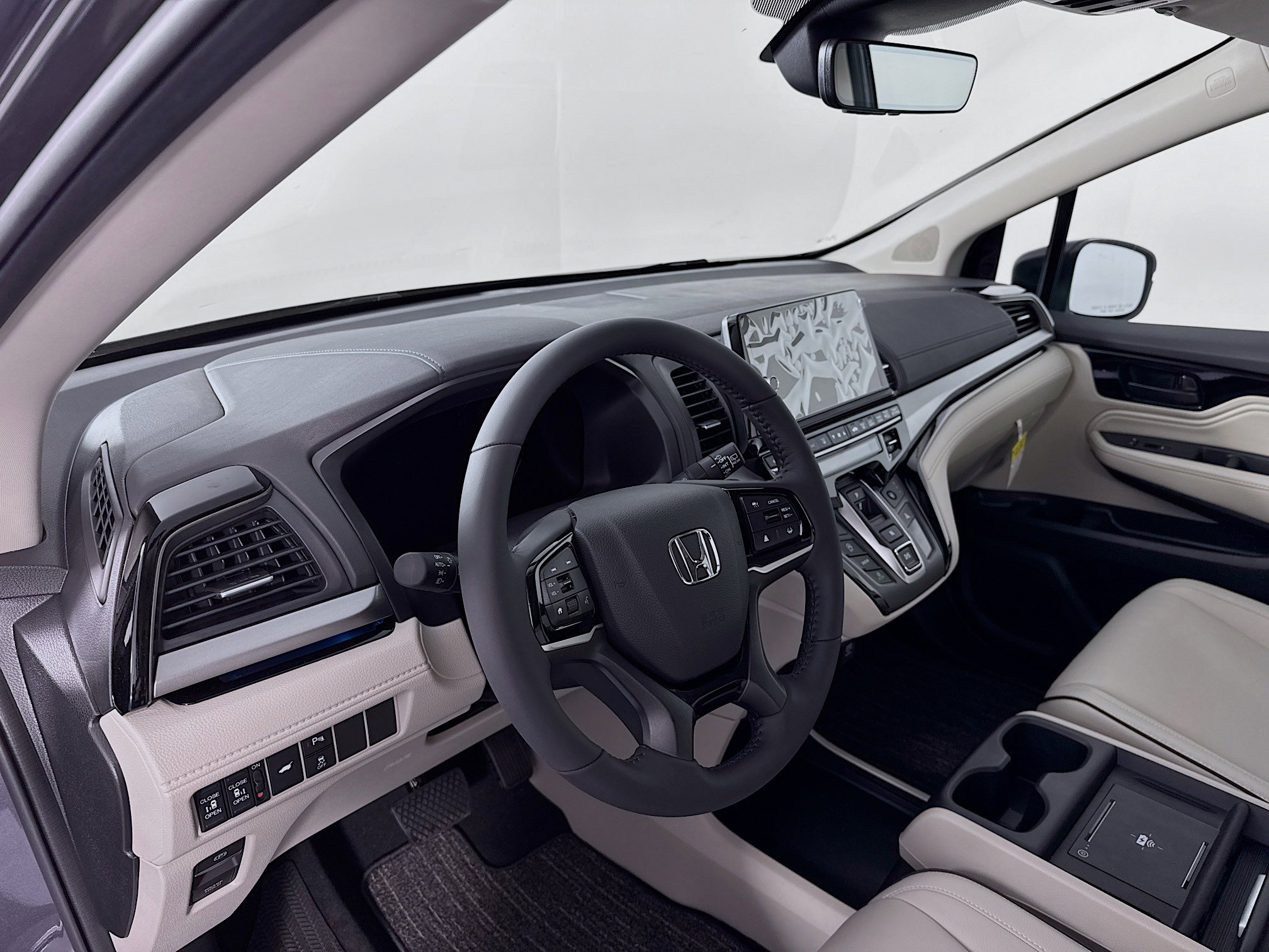 New 2026 Honda Odyssey Touring image 9