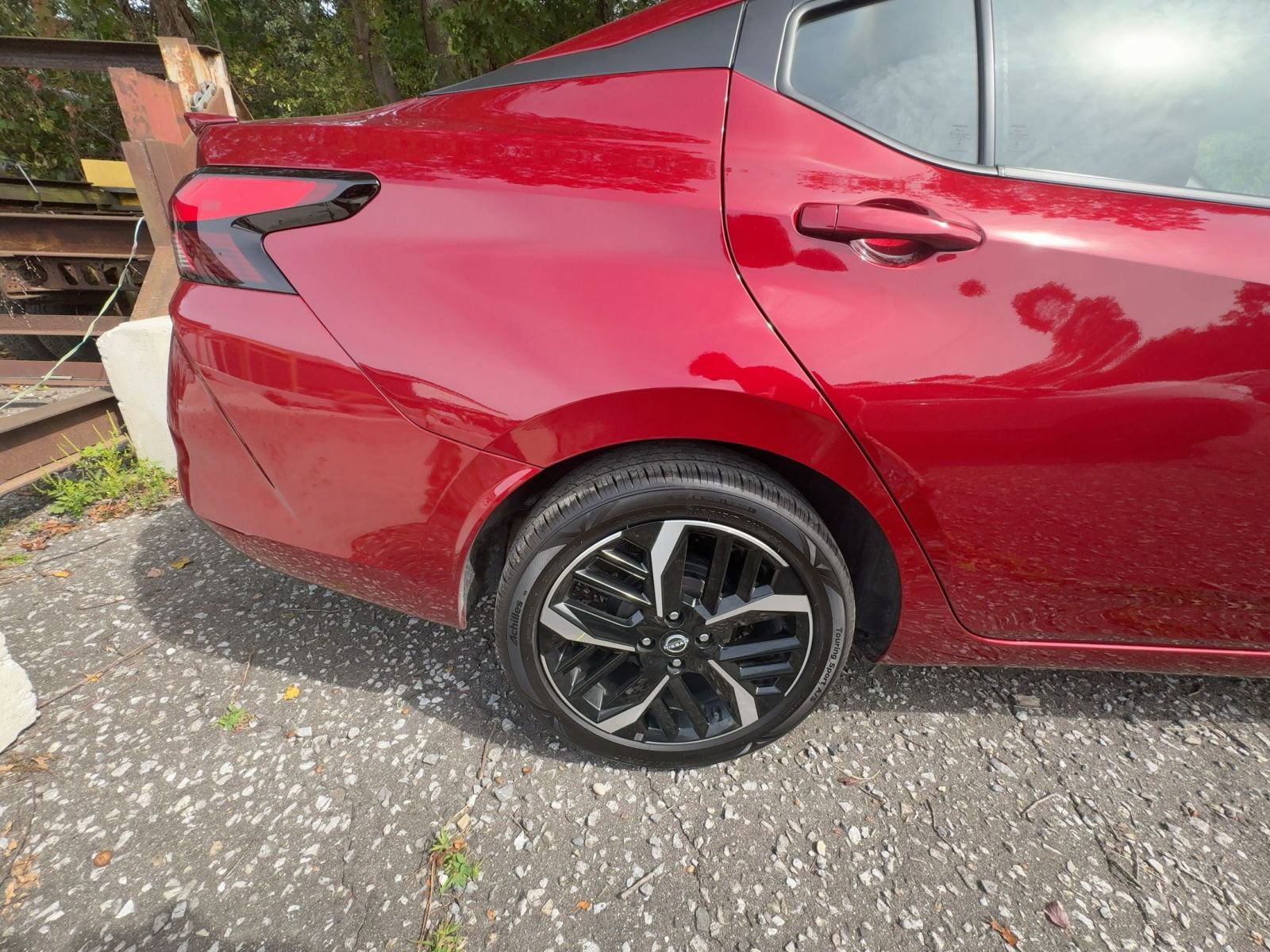 Used 2024 Nissan Versa SR image 25