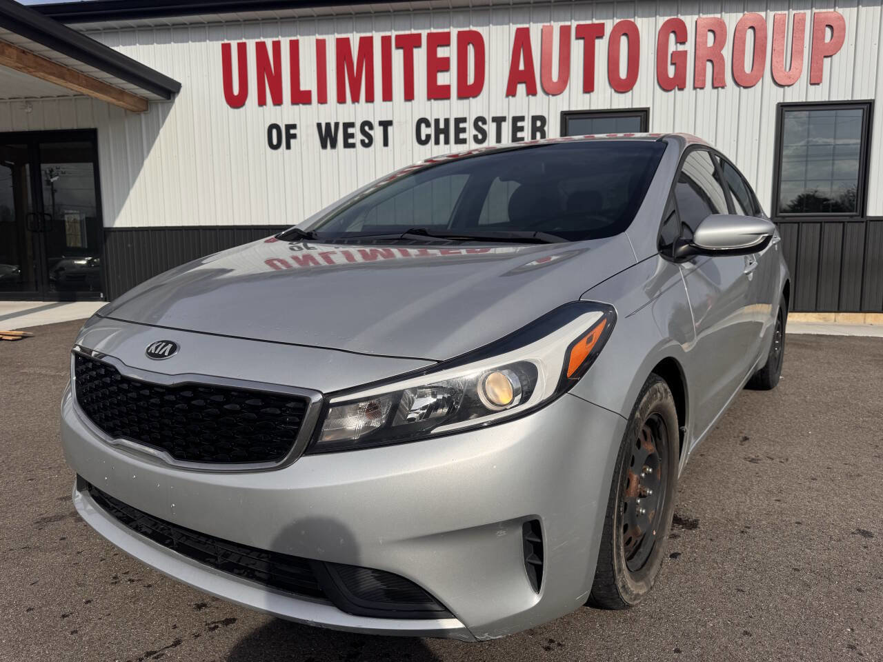 Used 2017 Kia Forte LX image 2
