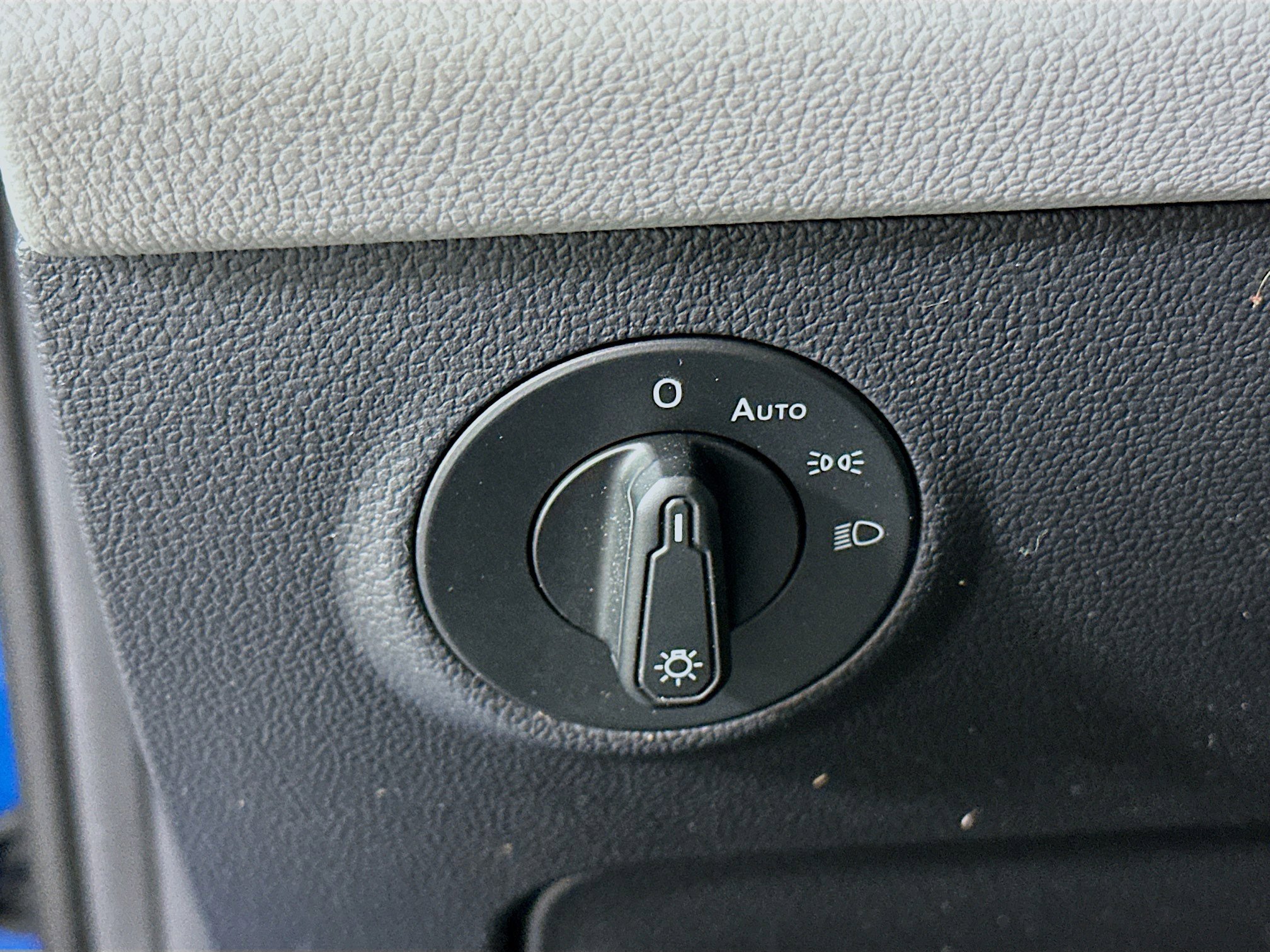 Used 2023 Volkswagen Taos SE FWD image 17