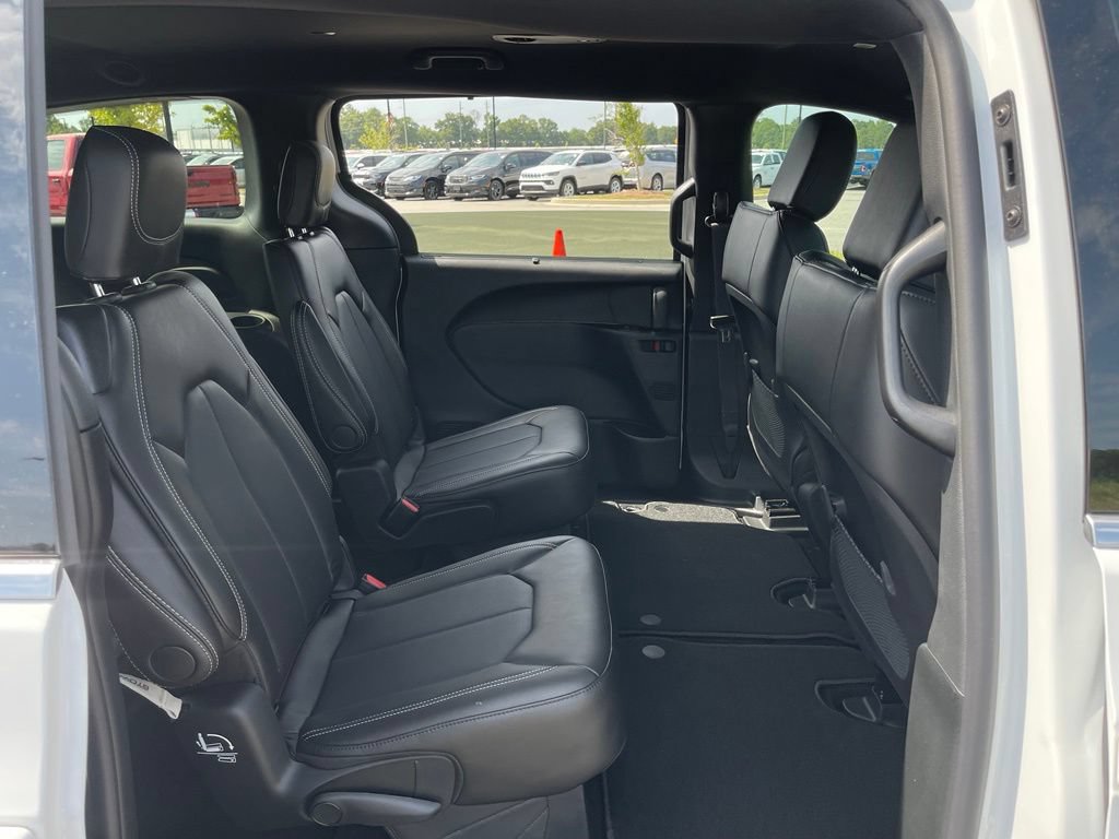 New 2027 Chrysler Pacifica LX FWD image 42