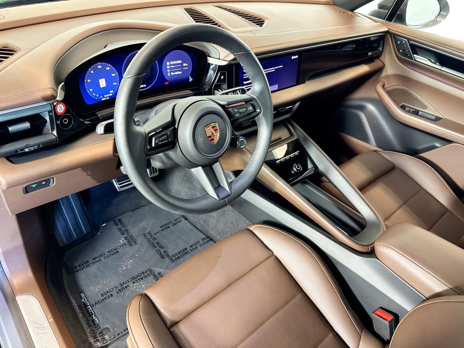 Certified 2025 Porsche Macan 4S Electric image 4