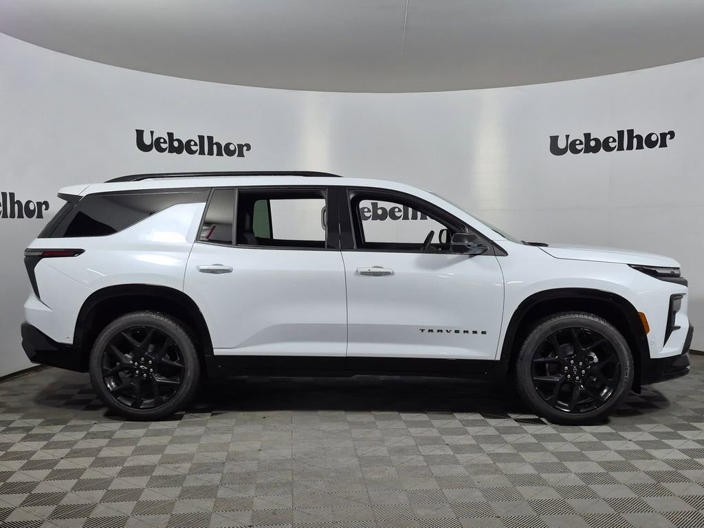New 2026 Chevrolet Traverse RS w/ LPO, Floor Liner Package FWD image 8