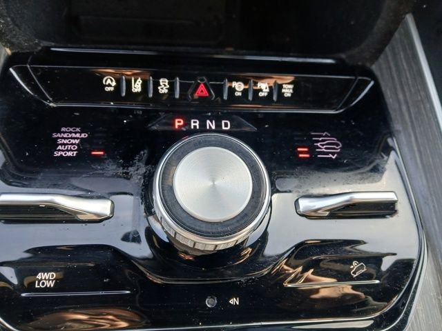 Used 2023 Jeep Wagoneer Series III w/ Premium Group I image 19