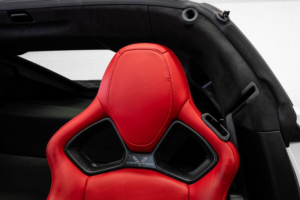 Used 2015 Chevrolet Corvette Z06 w/ 3LZ Preferred Equipment Group image 38