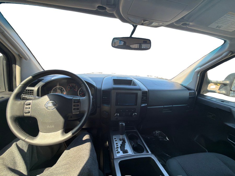 Used 2011 Nissan Titan SV w/ SV Premium Utility Pkg RWD image 23
