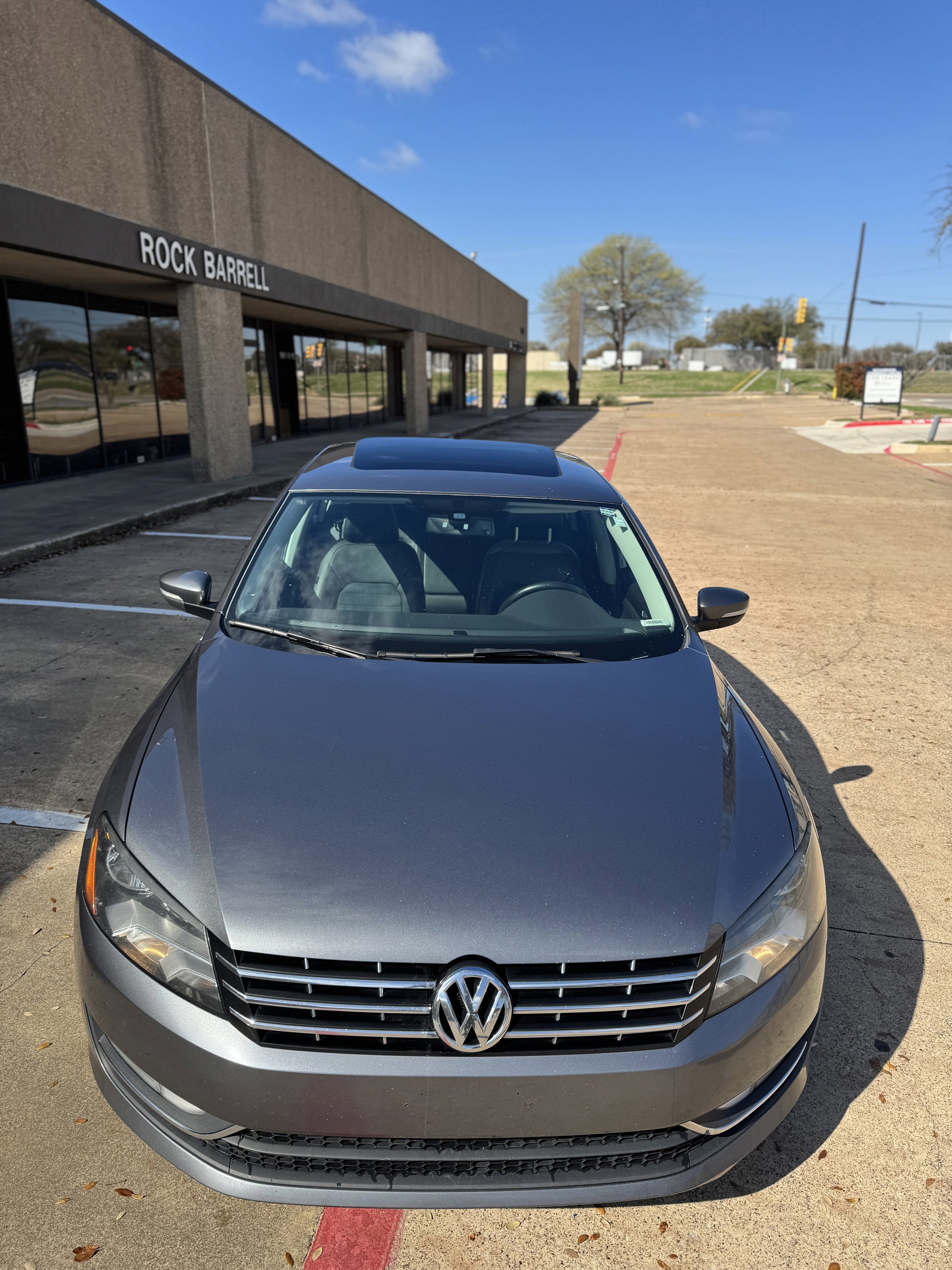 Used 2015 Volkswagen Passat TDI SEL Premium FWD image 9
