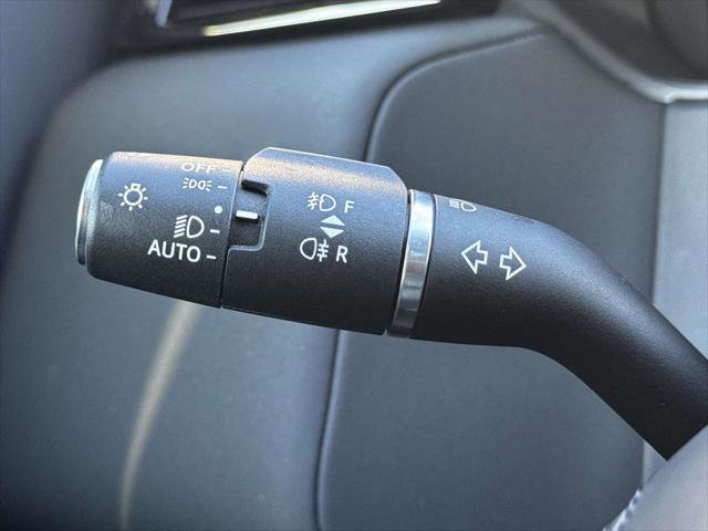 Used 2025 Land Rover Range Rover Velar Dynamic SE image 22