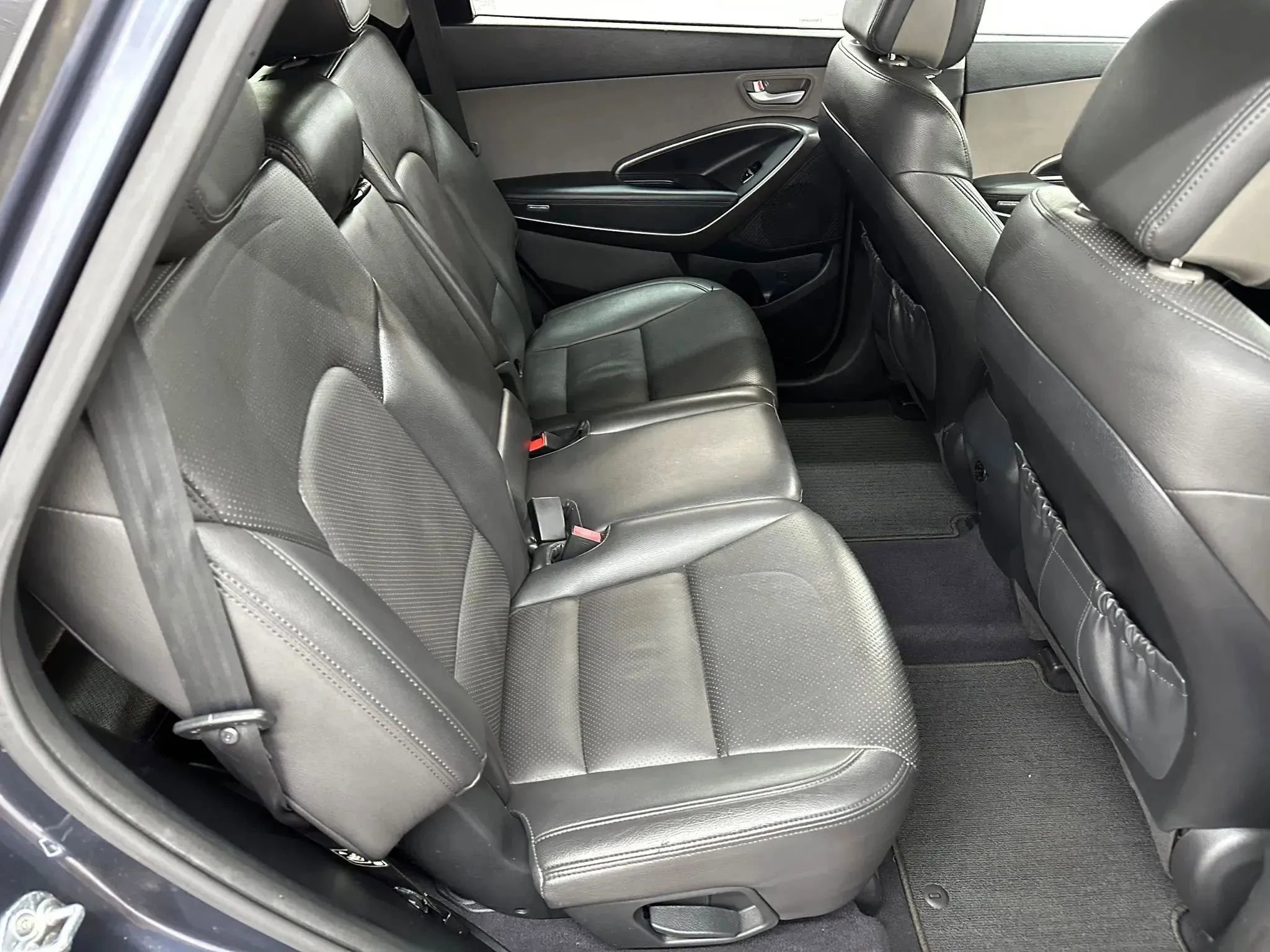 Used 2017 Hyundai Santa Fe SE AWD/4WD image 15