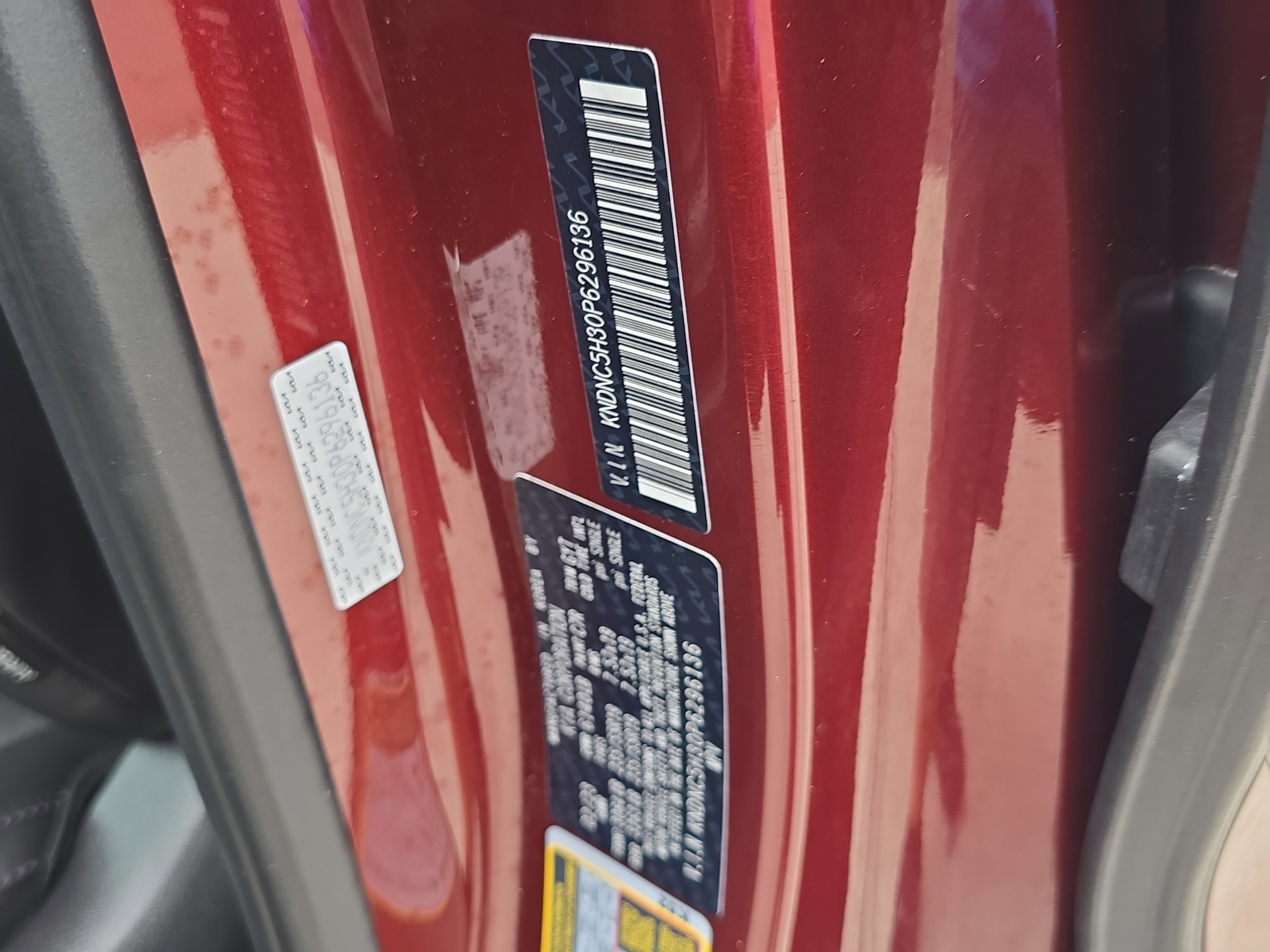 Certified 2023 Kia Carnival EX image 34