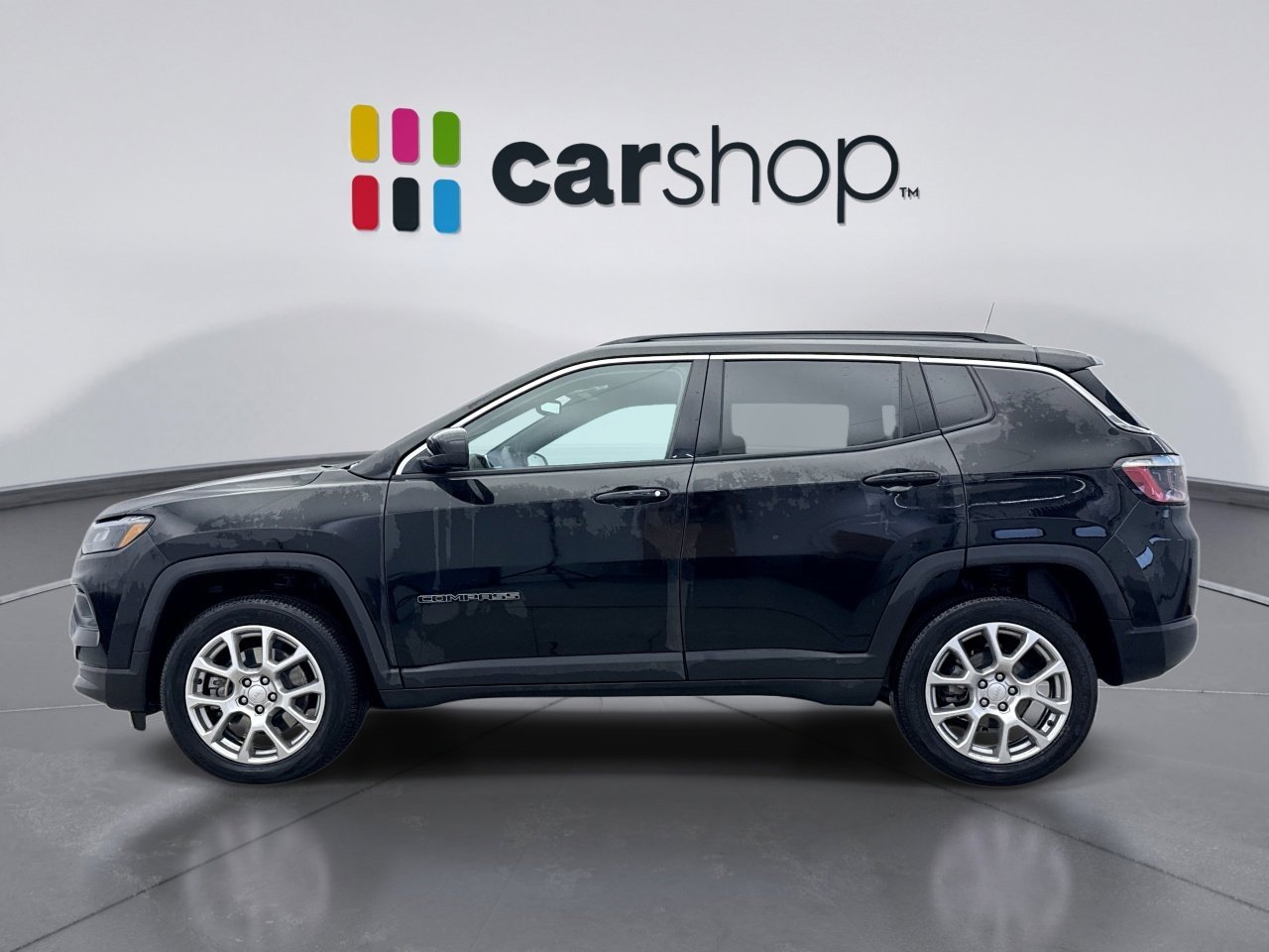 Used 2023 Jeep Compass Latitude image 2