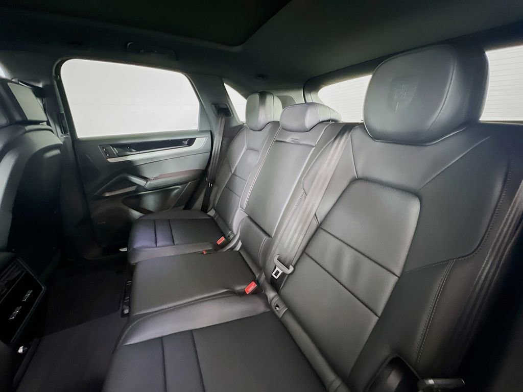 New 2026 Porsche Cayenne image 24