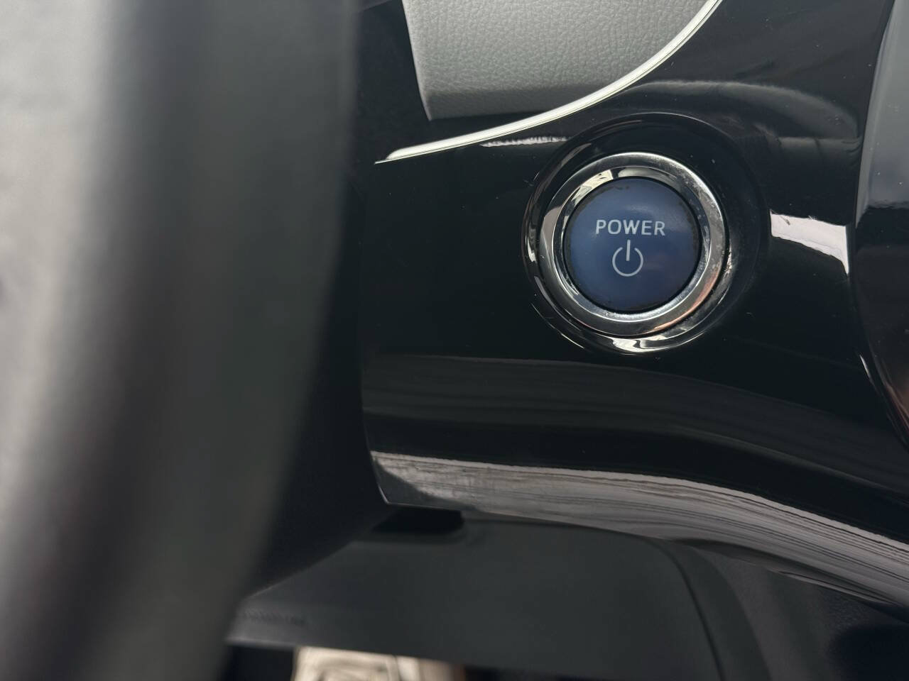 Used 2016 Toyota Prius Four w/ Advanced Technology Package FWD image 18