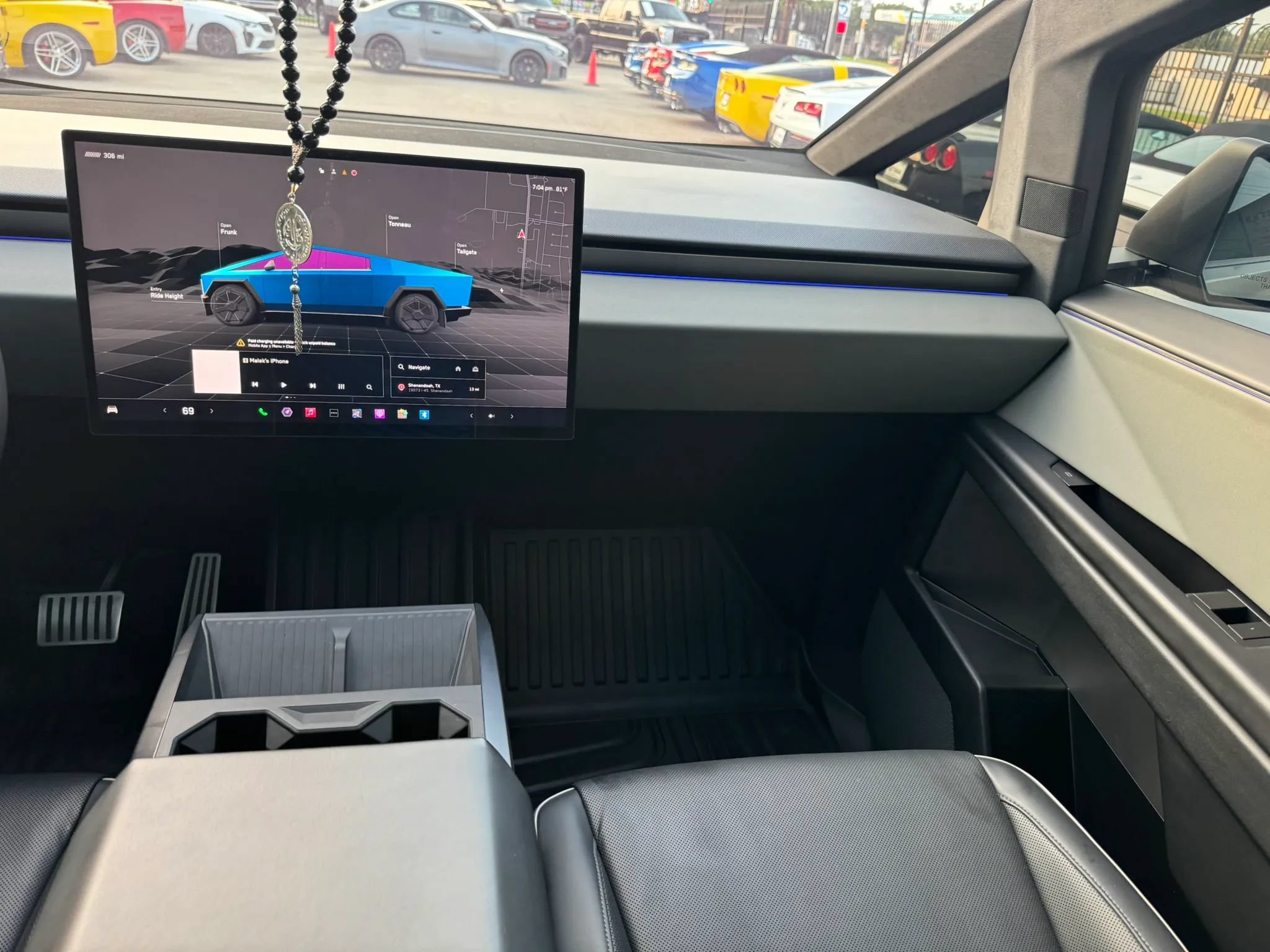 Used 2024 Tesla Cybertruck AWD Crew Cab image 33
