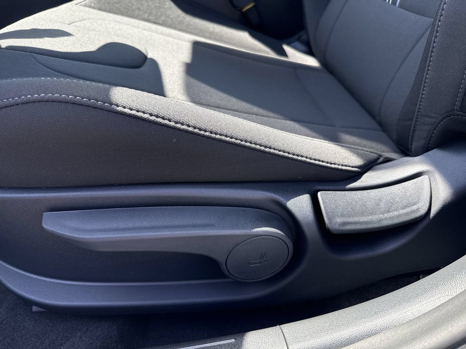 New 2026 Hyundai Elantra Sport FWD image 14