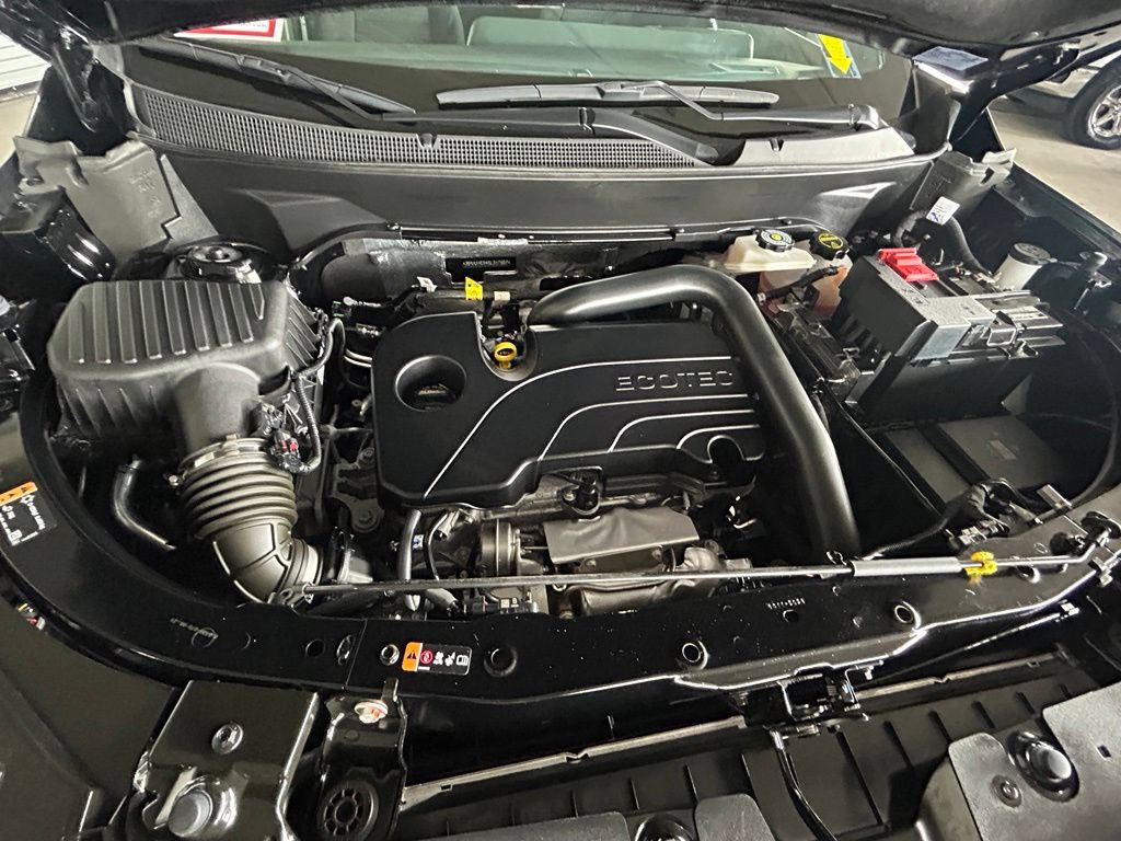 Used 2025 Chevrolet Equinox LT FWD image 30