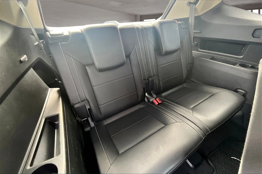 Used 2023 Volkswagen Atlas SEL R-Line image 29