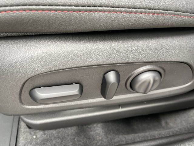 New 2026 Chevrolet Trax RS w/ Sunroof Package image 12