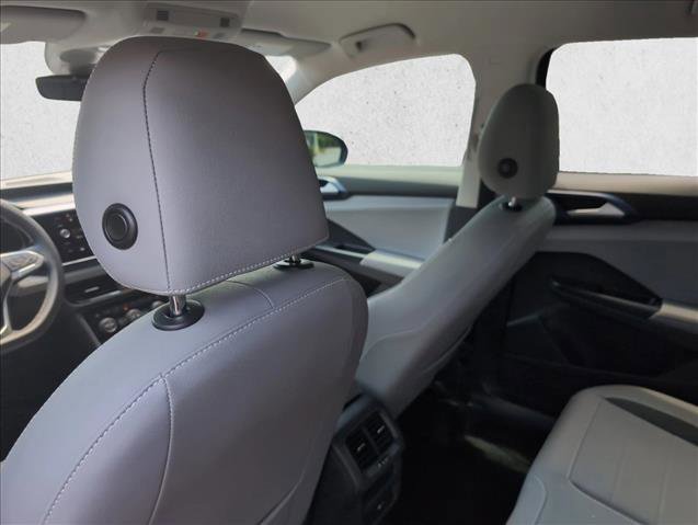 Used 2024 Volkswagen Taos SE FWD image 17