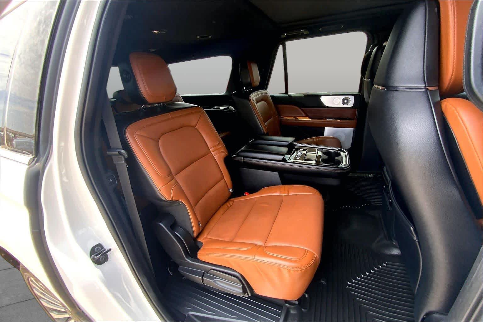 Used 2020 Lincoln Navigator L Reserve w/ Luxury Package AWD/4WD image 19