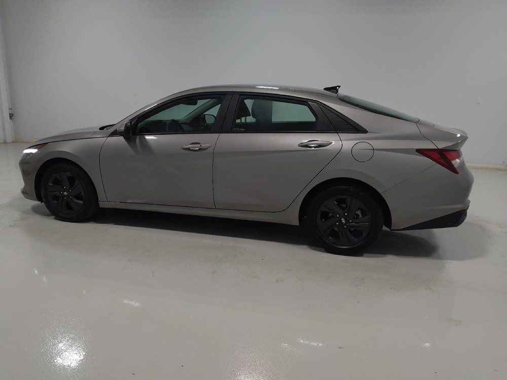 Used 2023 Hyundai Elantra SEL FWD image 3