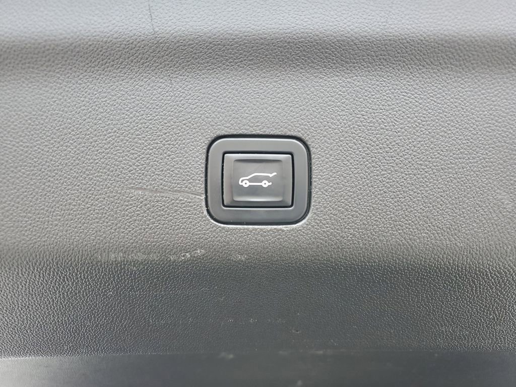 Used 2021 Chevrolet Tahoe RST w/ Luxury Package image 34