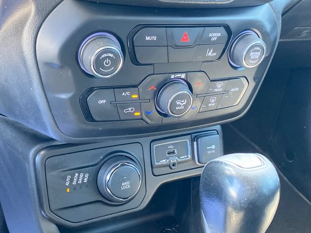 Used 2021 Jeep Renegade Limited AWD/4WD image 13