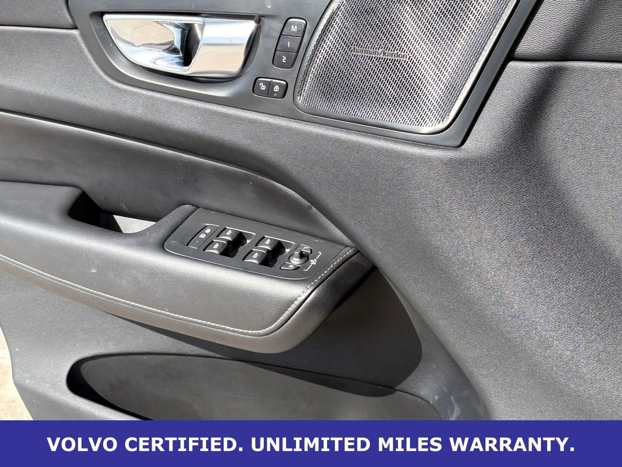 Certified 2023 Volvo XC60 B5 Ultimate w/ Climate Package image 28