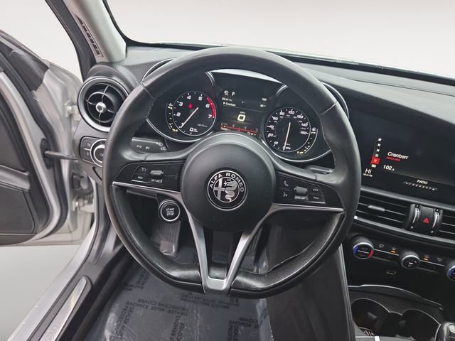 Used 2017 Alfa Romeo Giulia AWD w/ Sport Appearance Package image 12