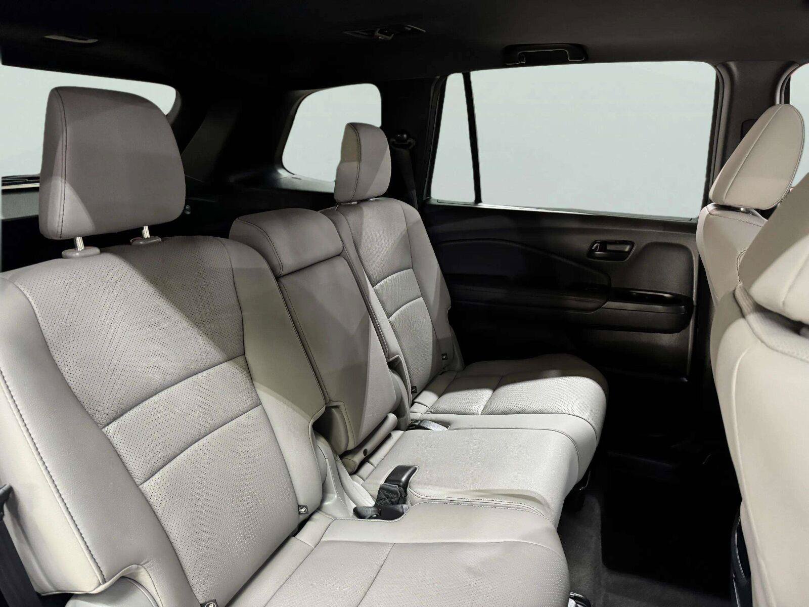 Used 2023 Honda Passport EX-L image 34