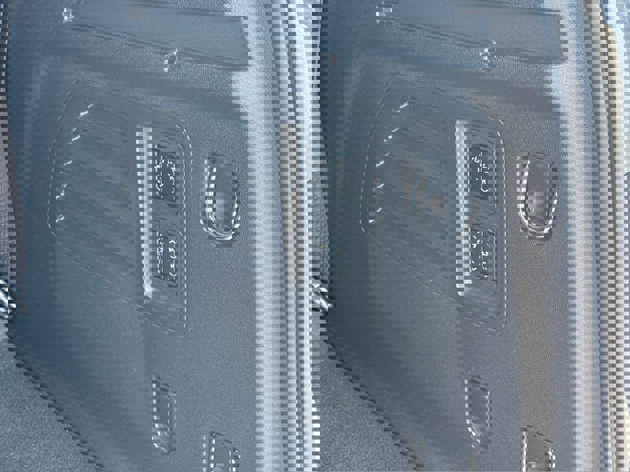 Used 2024 Chevrolet Traverse RS image 10