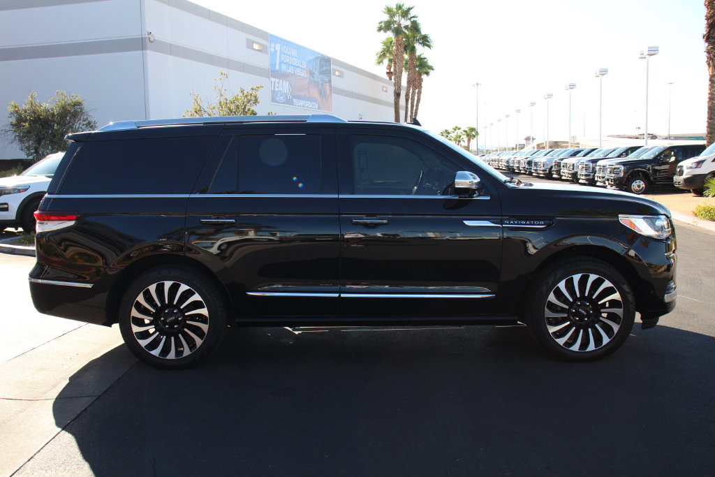 Certified 2023 Lincoln Navigator Black Label AWD/4WD image 7