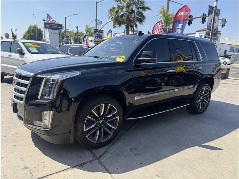 Used 2017 Cadillac Escalade Premium Luxury RWD image 54