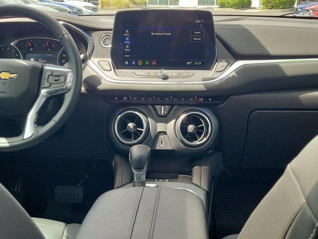 Used 2024 Chevrolet Blazer LT w/ Sound & Technology Package FWD image 5
