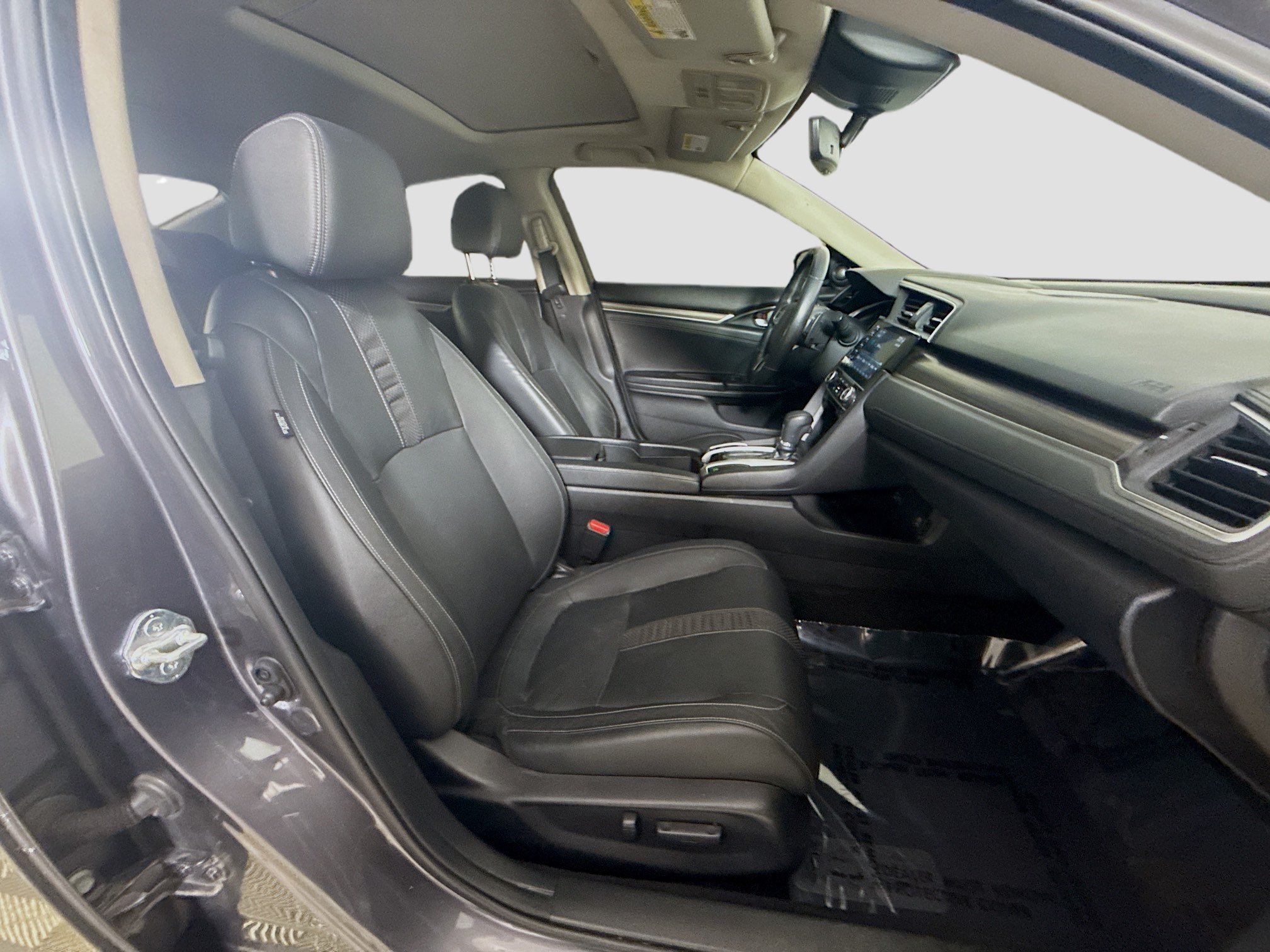 Used 2019 Honda Civic Touring image 29