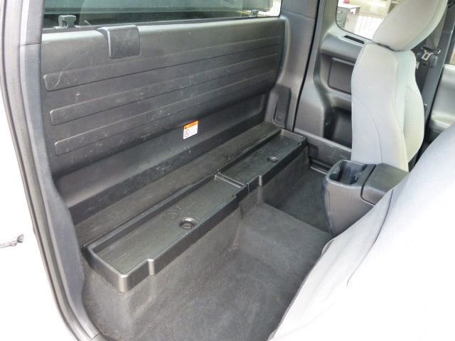 Used 2017 Toyota Tacoma SR image 18