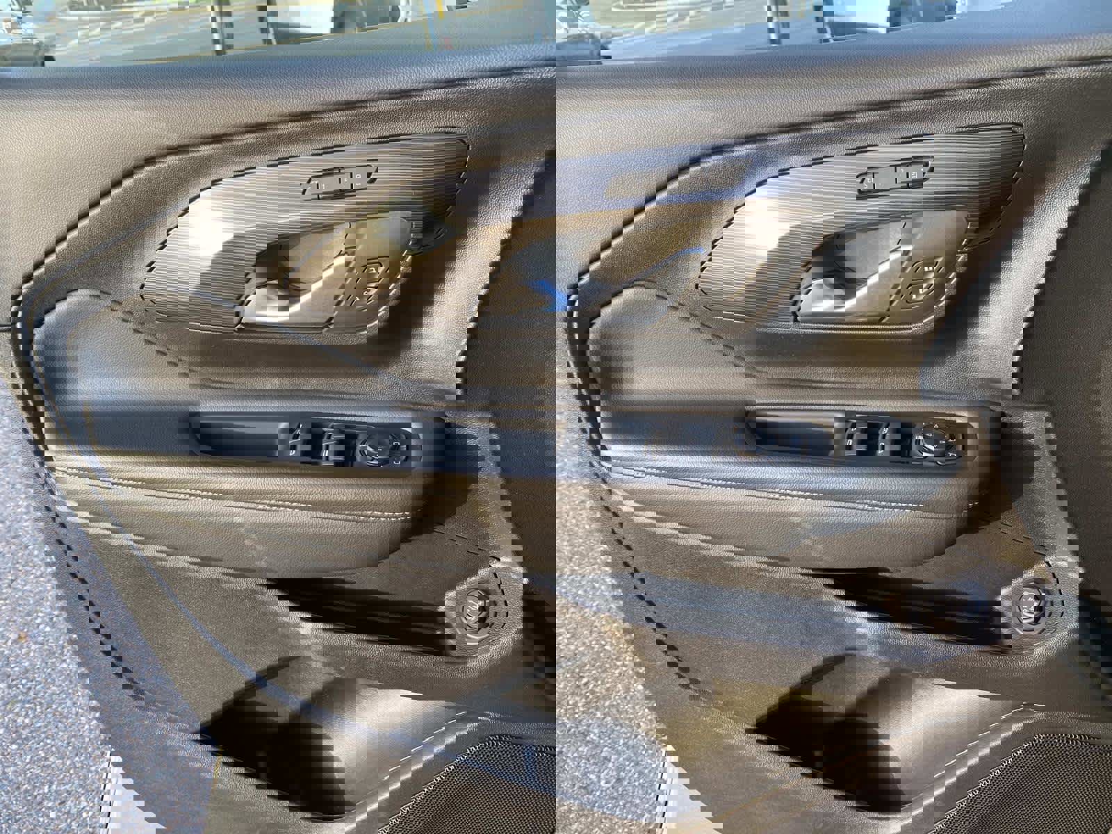 Used 2024 GMC Terrain SLT image 22