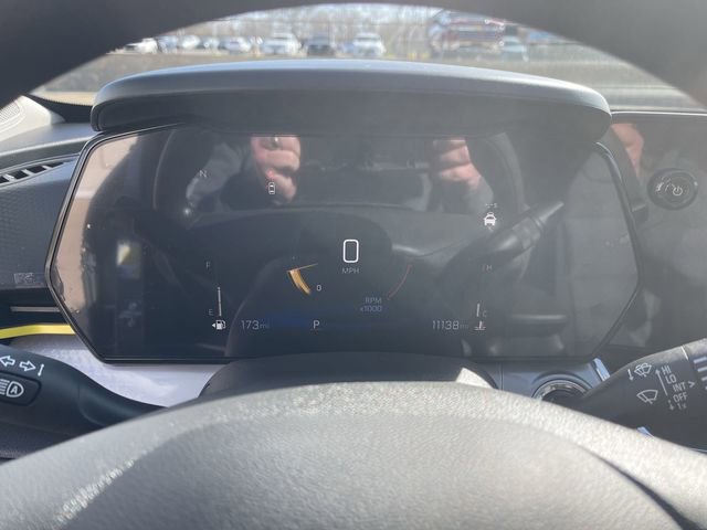 Used 2025 Chevrolet Trax LT image 18