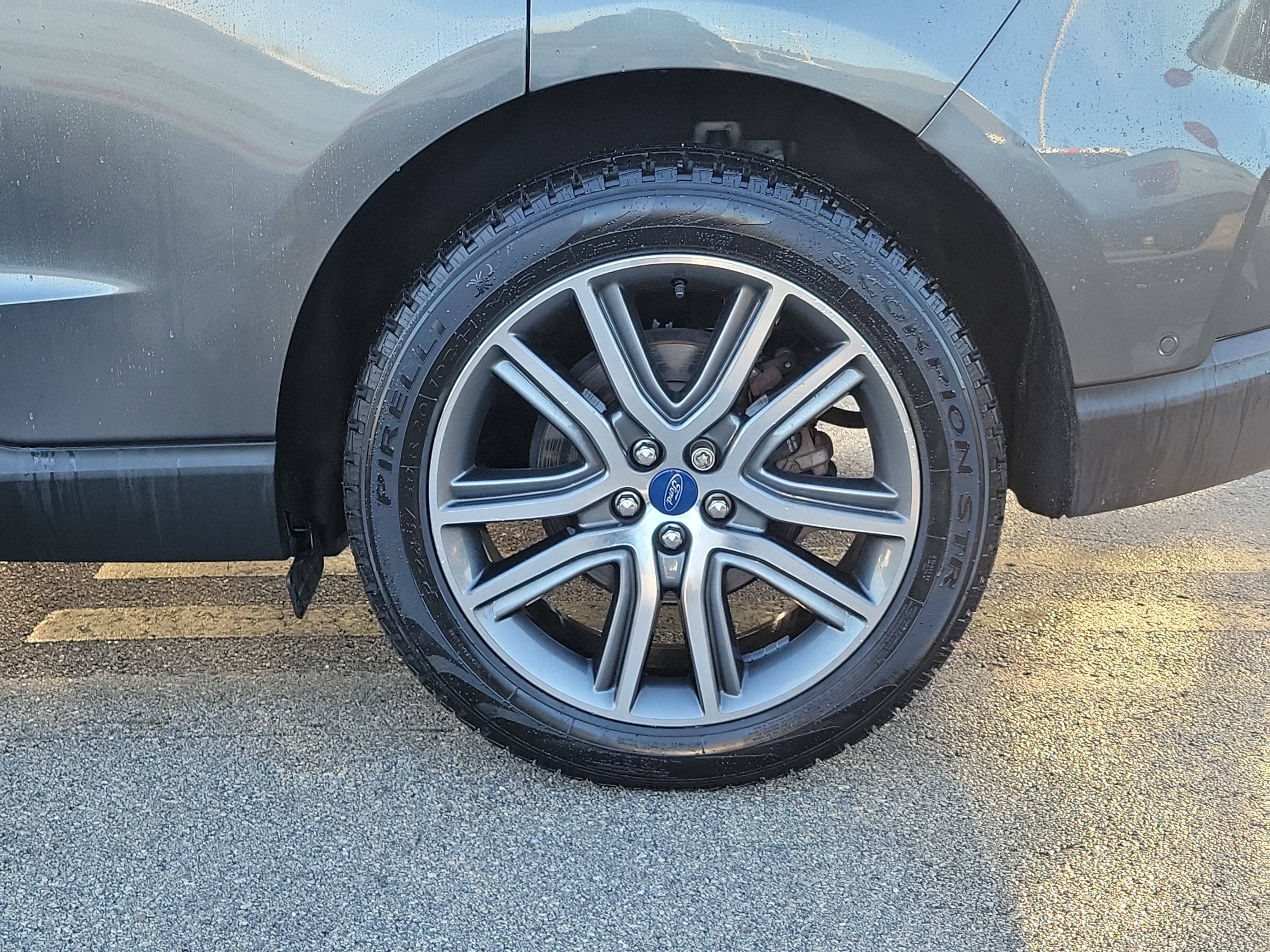 Used 2019 Ford Edge Titanium w/ Equipment Group 301A FWD image 9