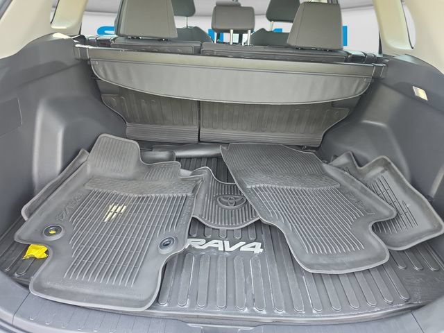 Used 2024 Toyota RAV4 XLE AWD/4WD image 23