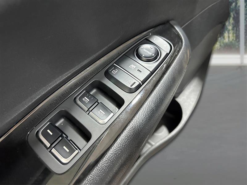 Used 2020 Kia Optima SX image 29