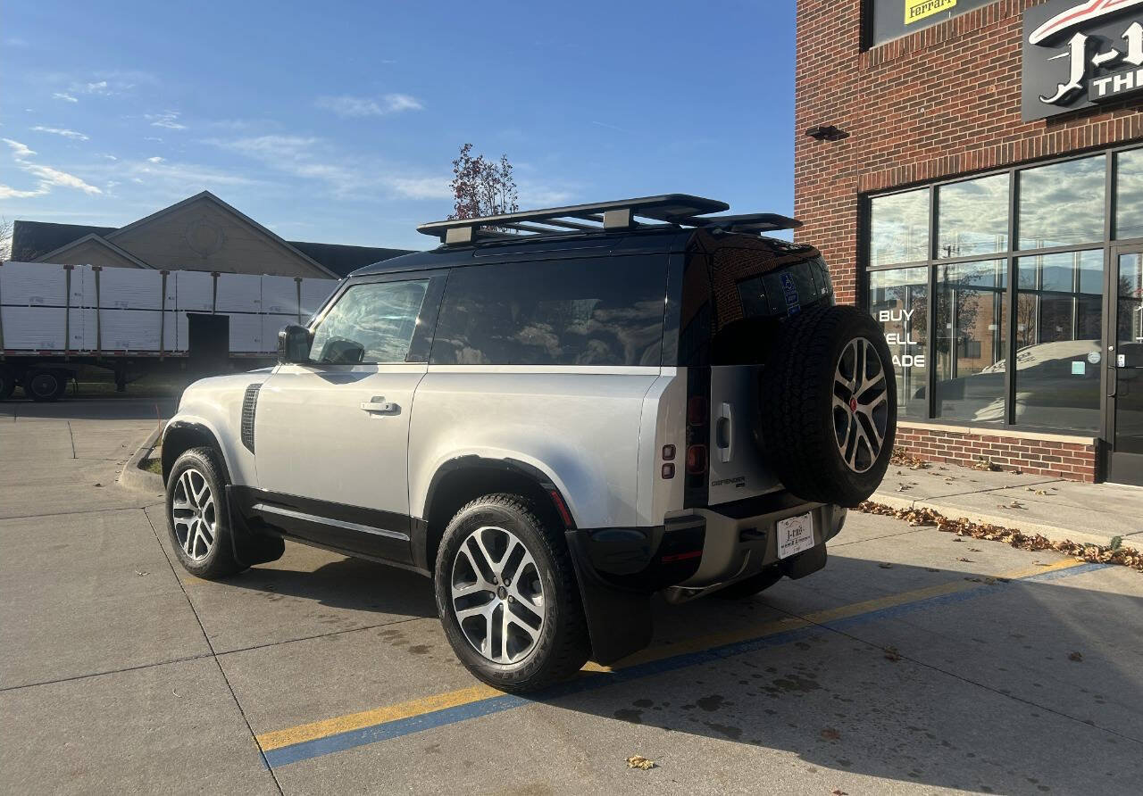 Used 2022 Land Rover Defender 90 X-Dynamic S image 9
