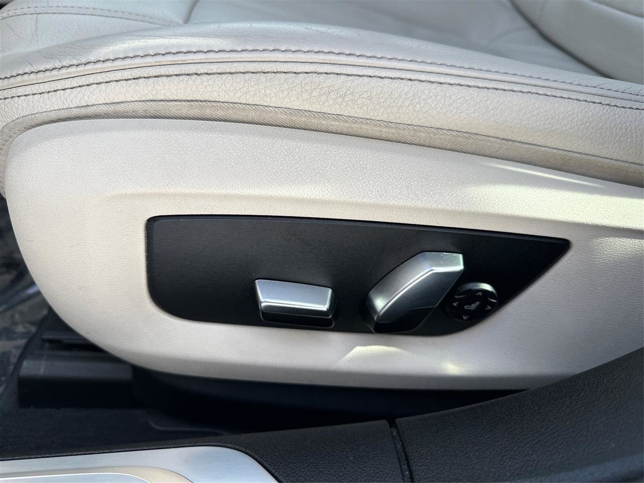 Used 2018 BMW 740i xDrive image 19