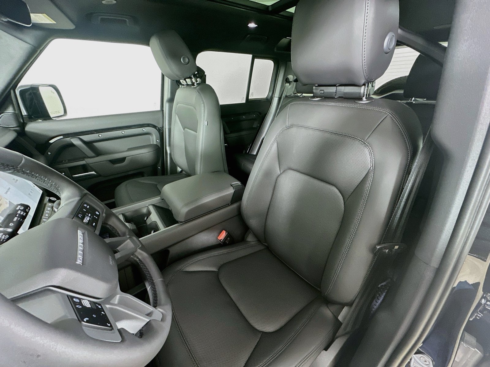 New 2026 Land Rover Defender 110 X-Dynamic SE AWD/4WD image 35