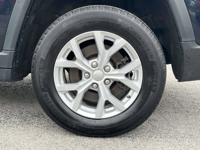 Used 2023 Jeep Grand Cherokee L Limited AWD/4WD image 11