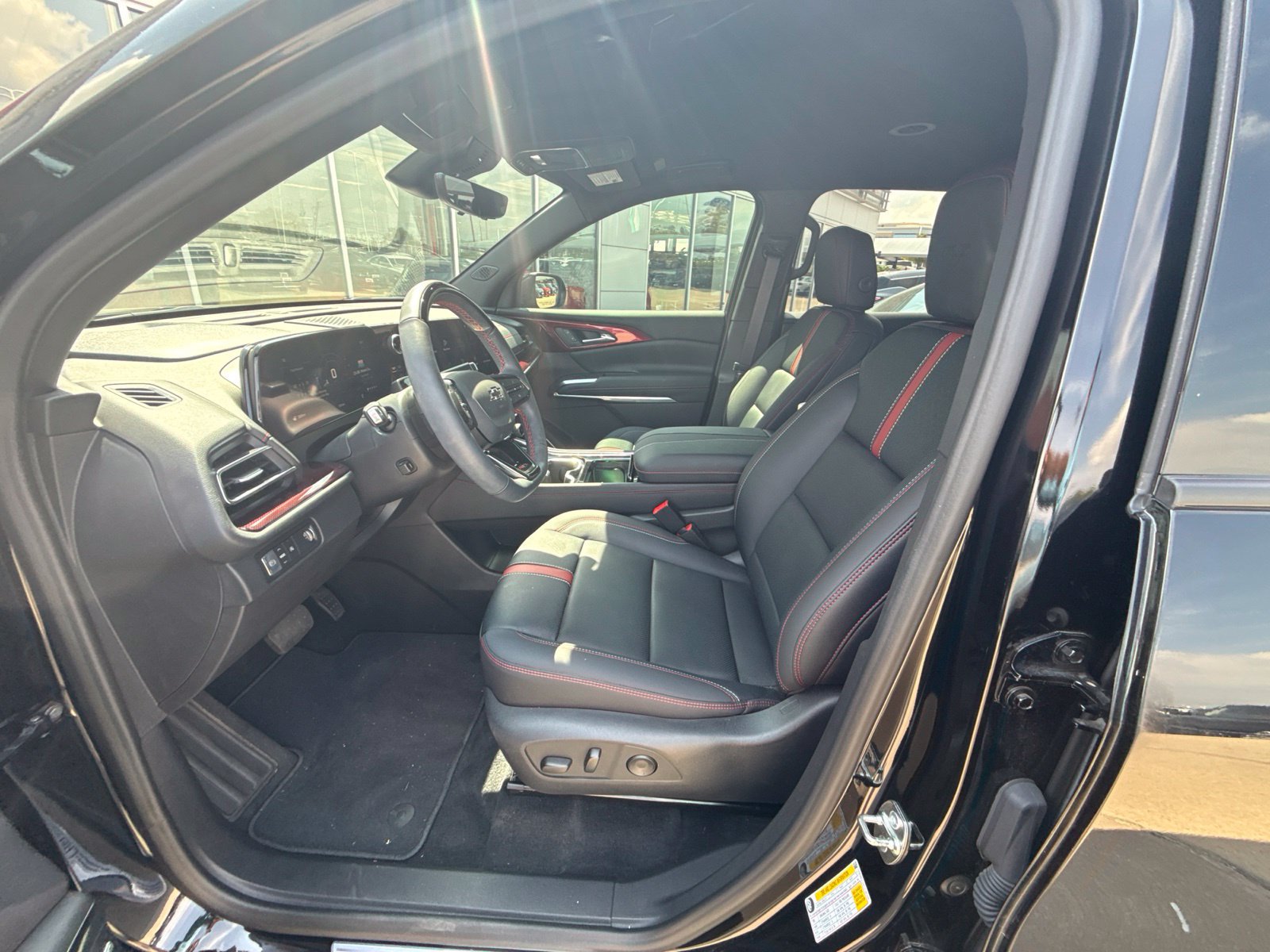 Used 2026 Chevrolet Traverse RS FWD image 6