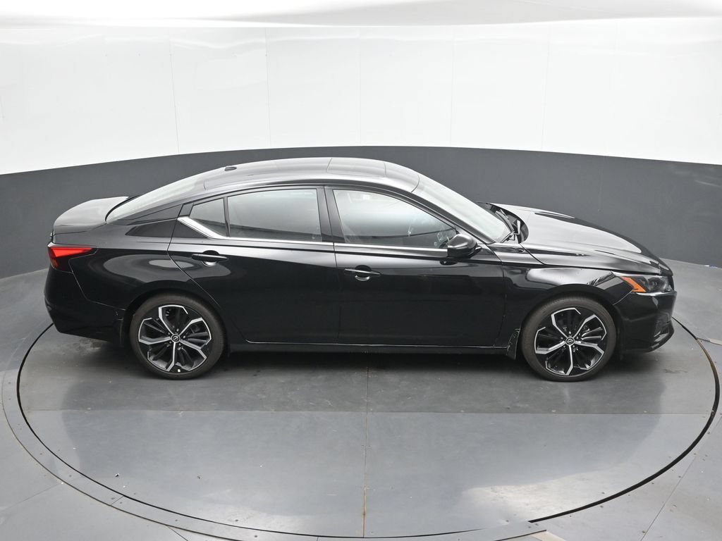 Used 2025 Nissan Altima 2.5 SR w/ SR Premium Package FWD image 33