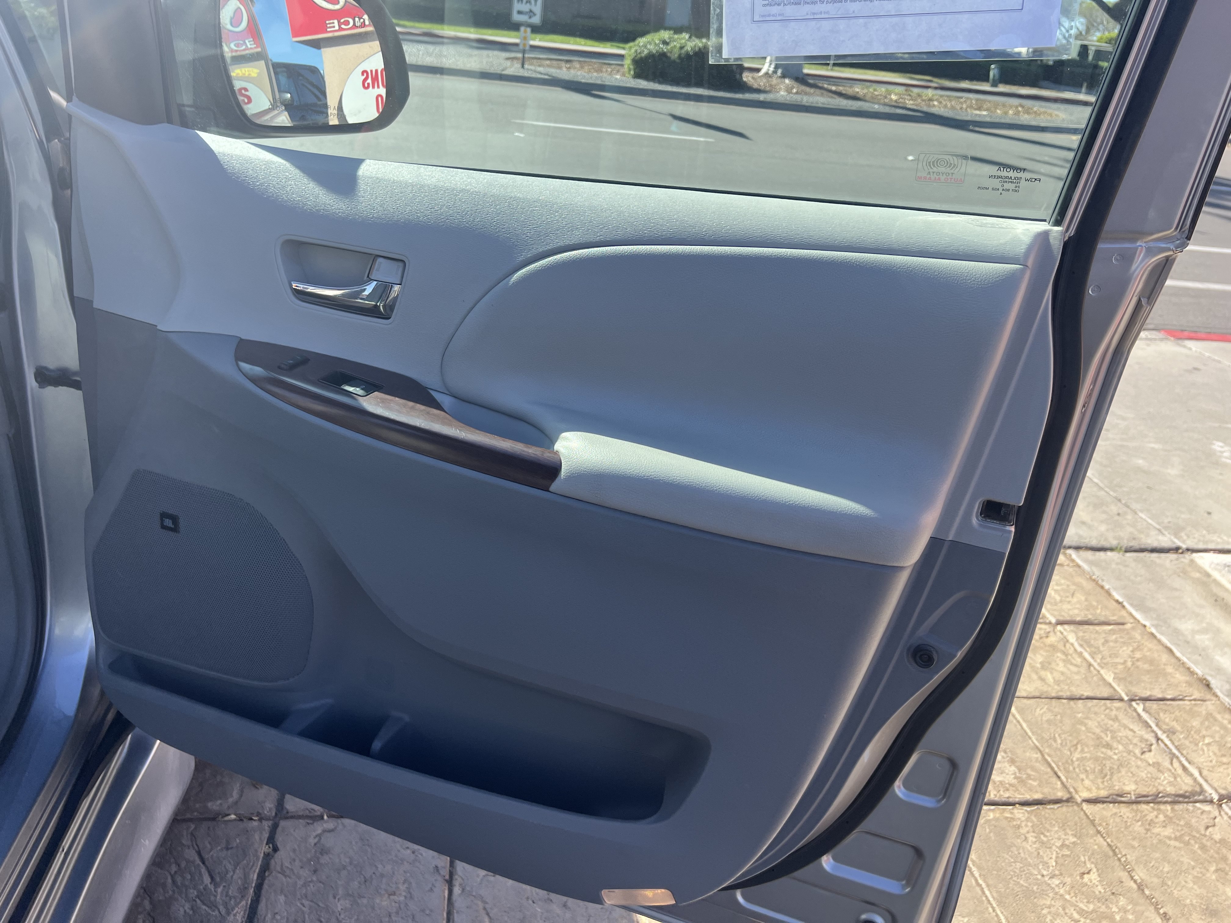 Used 2011 Toyota Sienna XLE FWD image 44