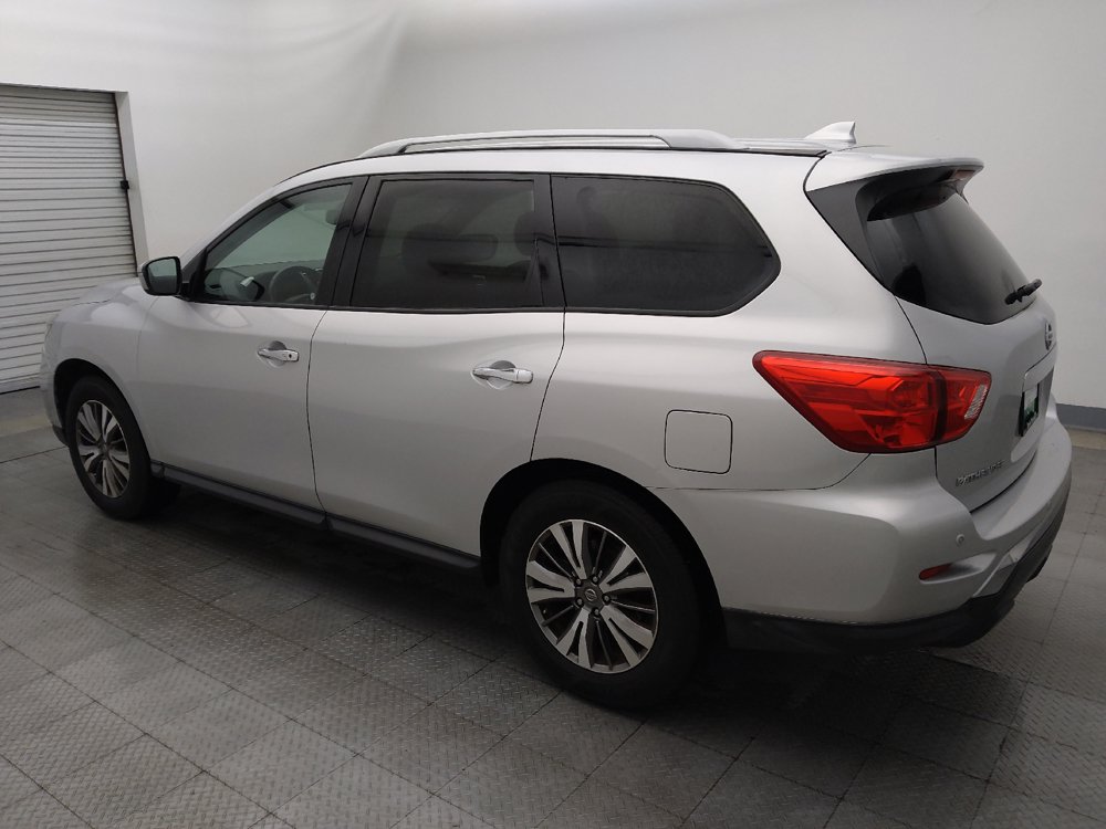 Used 2019 Nissan Pathfinder SV FWD image 3