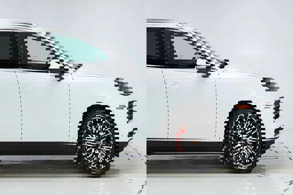 New 2026 Porsche Cayenne S image 25